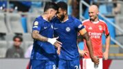 Reece James (24) fez gol de falta para o Chelsea contra o Benfica (foto: Paul ELLIS / AFP)