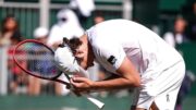 João Fonseca estreou em Wimbledon (foto: HENRY NICHOLLS / AFP)